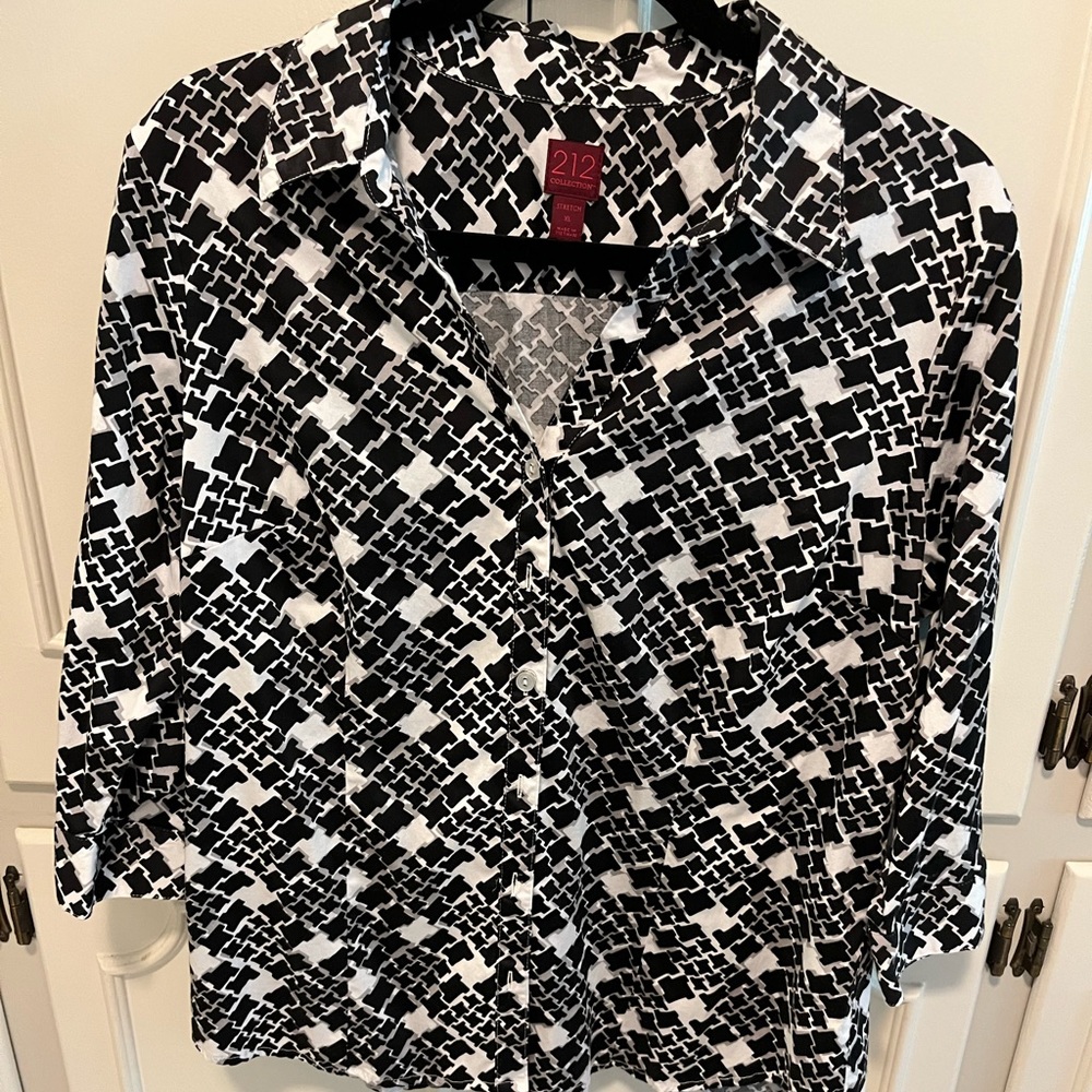 3/4 sleeve button front blouse